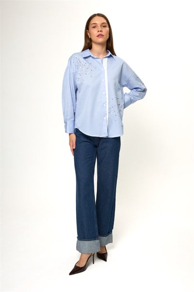 Kolu ve Önü Taşlı Çizgili Poplin Gömlek