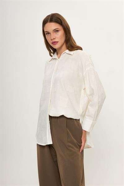 Jakarlı Keten Görünümlü Gömlek