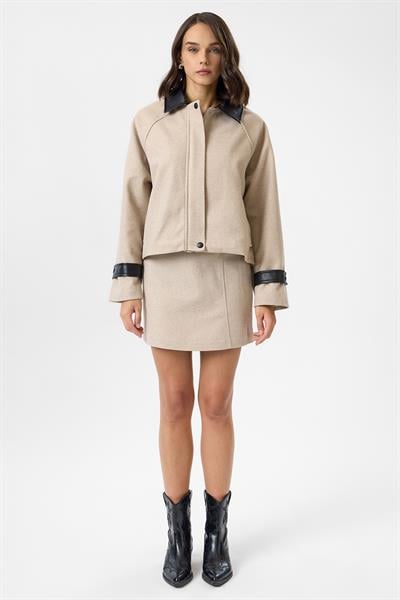 Deri Yakalı Astarlı Kaşe Ceket