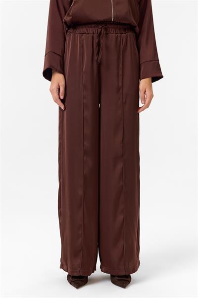 Önü Çimalı Saten Pantolon