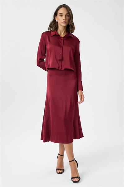 Geniş Manşetli Kısa Saten Gömlek