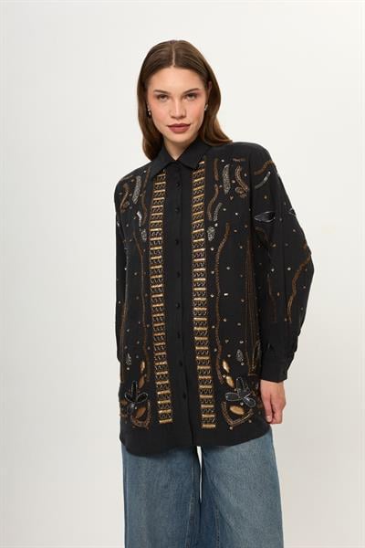 Pul ve Boncuk İşlemeli Oversize Gömlek