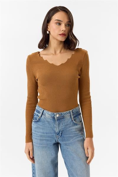 Merdiven Yaka Triko Kazak 