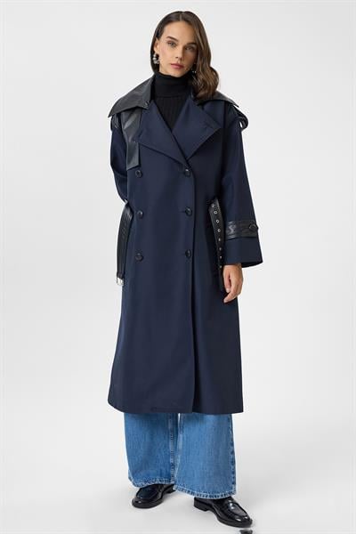 Deri Detaylı Uzun Trençkot