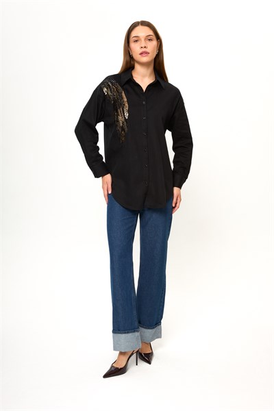 Pul İşlemeli Nakışlı Gömlek