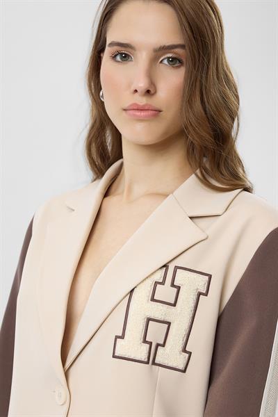 Nakışlı Poliviskon Garnili Atlas Ceket