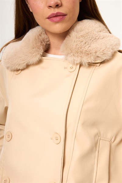Kürklü Düğmeli Kısa Trençkot