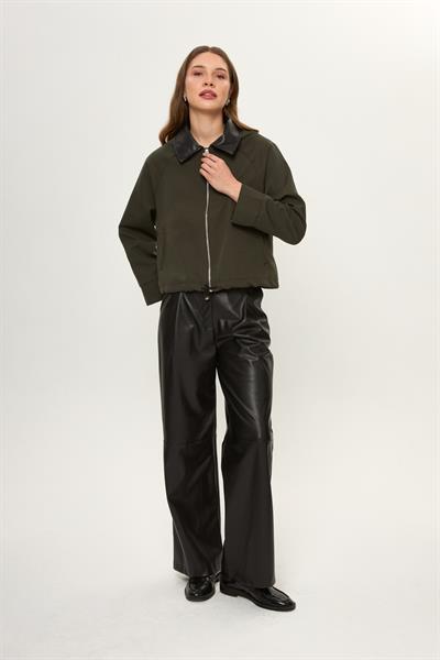 Deri Yakalı Ceket