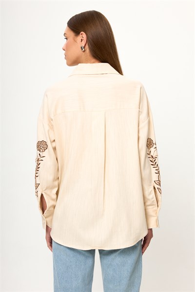Boncuk Nakış İşlemeli Gabardin Gömlek