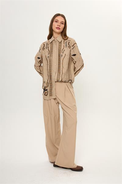 Pul ve Boncuk İşlemeli Oversize Gömlek