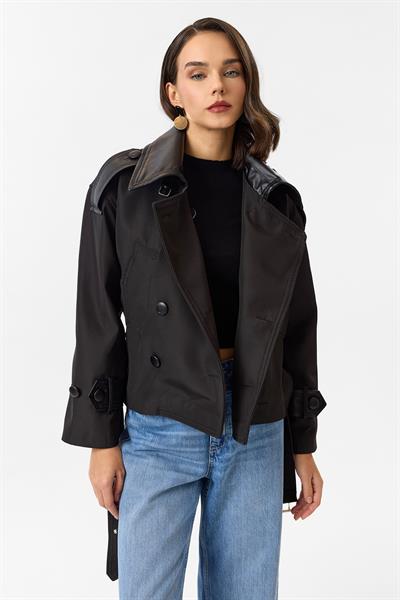 Deri Detaylı Kısa Trençkot