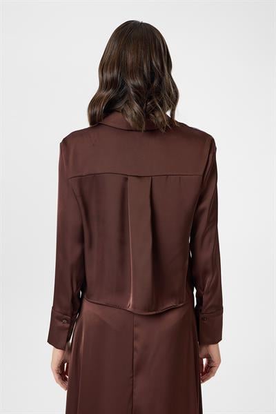 Geniş Manşetli Kısa Saten Gömlek