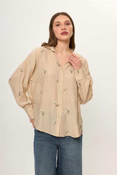 Çiçek Nakışlı Gömlek