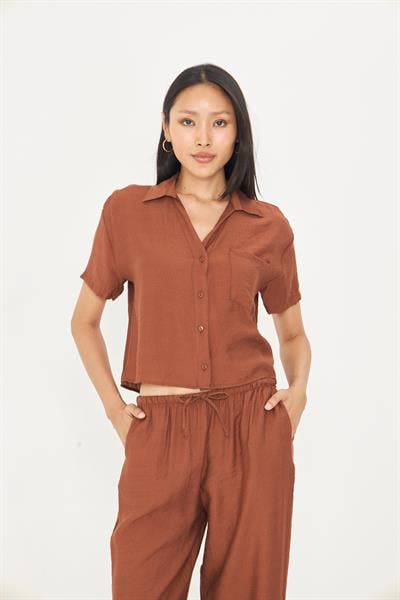 Cepli Kısa Keten Görünümlü Gömlek