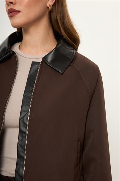 Deri Yakalı Ceket