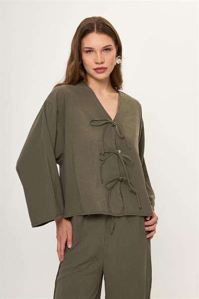 Haki V Yaka Önü Fiyonklu Kadın Bluz