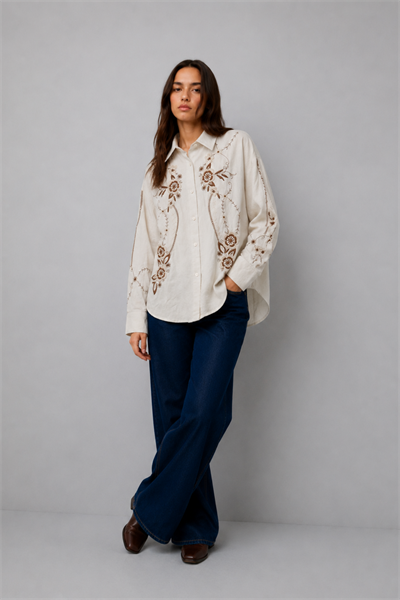 Önü ve Kolları Nakışlı Linen Gömlek