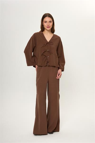 Kahve V Yaka Önü Fiyonklu Kadın Bluz