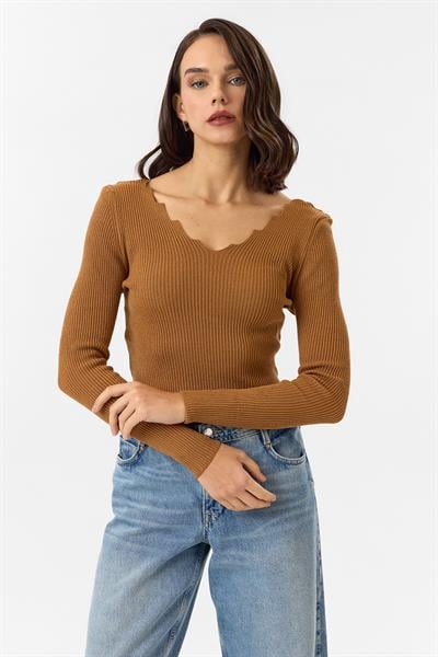 Merdiven Yaka Triko Kazak 