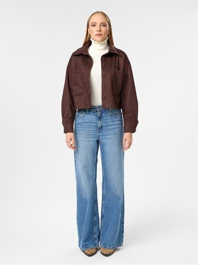 Arkası Taşlı Püsküllü Kısa Süet Gömlek