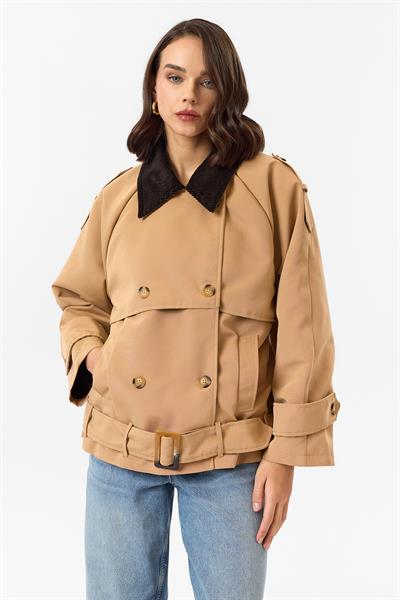 Kadife Yakalı Kısa Parka Mont