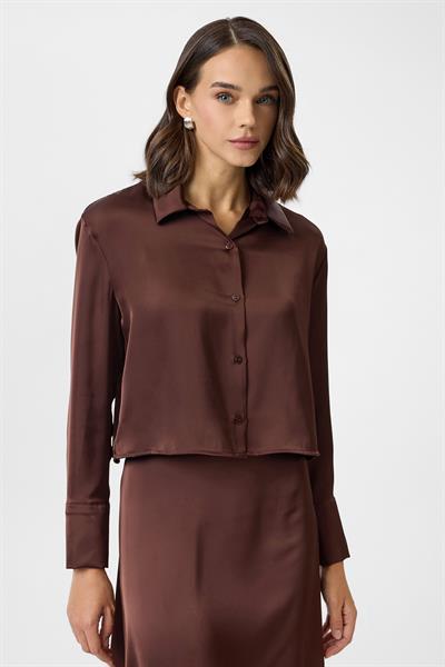 Geniş Manşetli Kısa Saten Gömlek