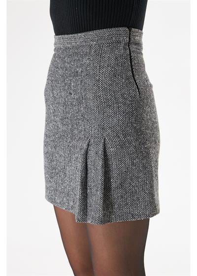 Balıksırtı Desenli Kısa Etek 