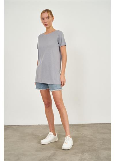 Bisiklet Yaka Kısa Kol Yırtmaçlı T-Shirt