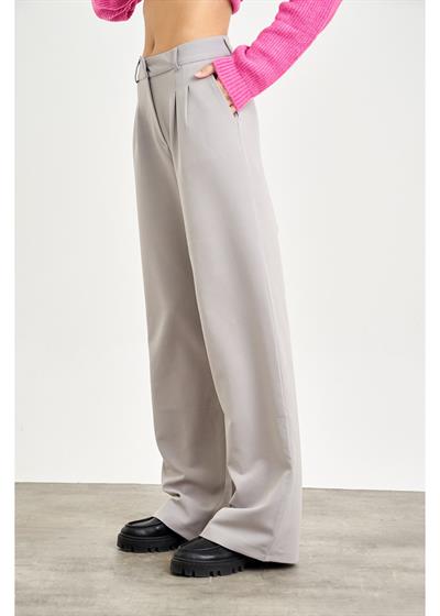 Bol Paça Önü Pileli Atlas Pantolon