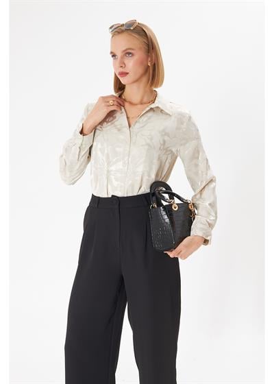 Çiçek Desen Jakarlı Saten Gömlek 