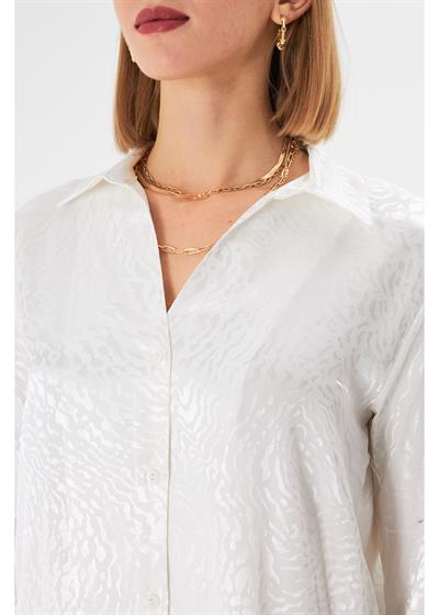 Çiçek Desen Jakarlı Saten Gömlek 