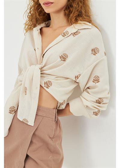 Çiçek Nakışlı Bambu Keten Görünümlü Gömlek 