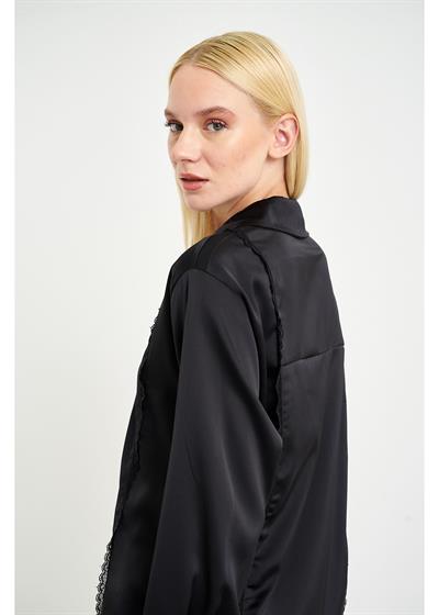 Dantel Detaylı Saten Gömlek 