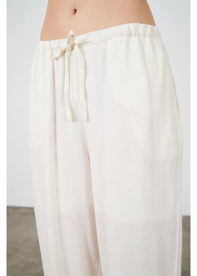 Dar Kemerli Keten Görünümlü Pantolon