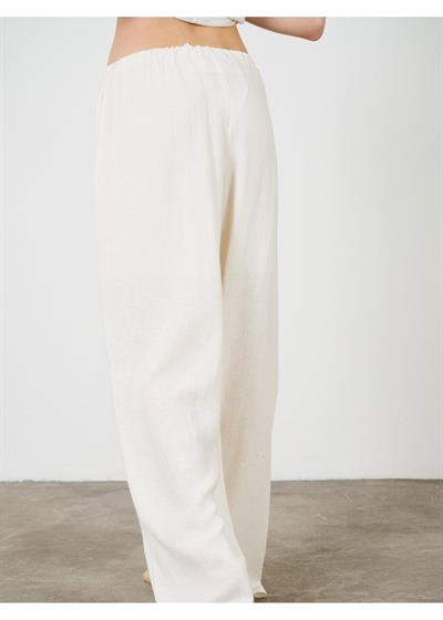 Dar Kemerli Keten Görünümlü Pantolon