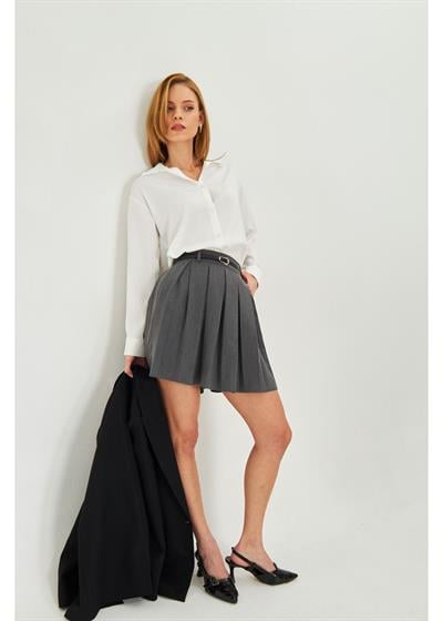 Deri Kemerli Pileli Kısa Etek 