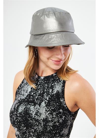 Gümüş Deri Şapka 