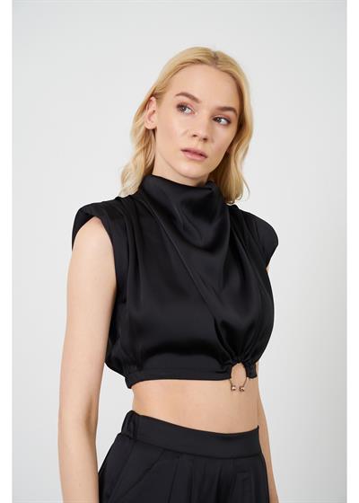 Halka Detaylı Pileli Saten Bluz