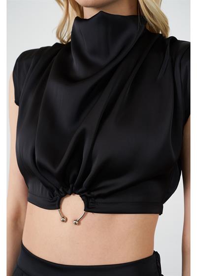Halka Detaylı Pileli Saten Bluz