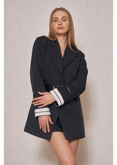 Kol Ağzı Garnili Kemerli Atlas Ceket