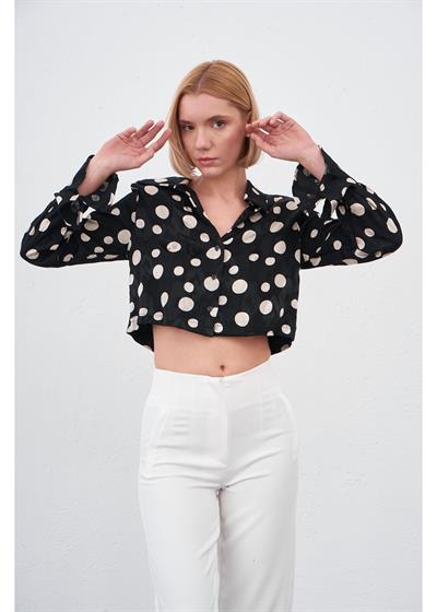 Kolları Volanlı Puantiyeli Saten Gömlek 