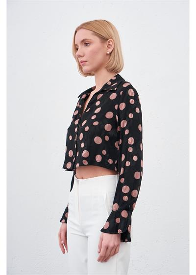 Kolları Volanlı Puantiyeli Saten Gömlek 