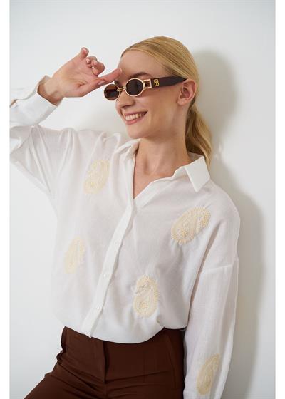 Kolları ve Önü Nakış Detaylı Keten Görünümlü Gömlek 