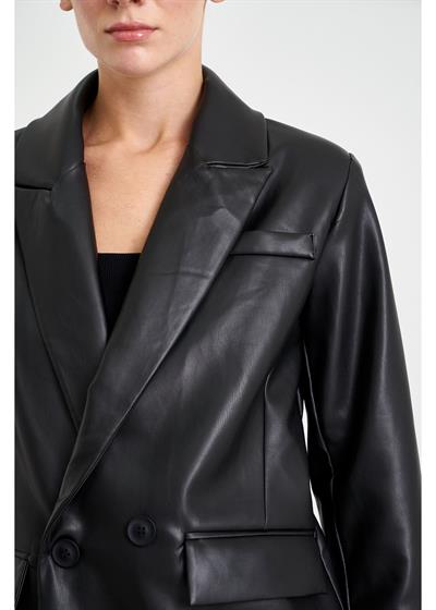 Kruvaze Yaka Deri Ceket