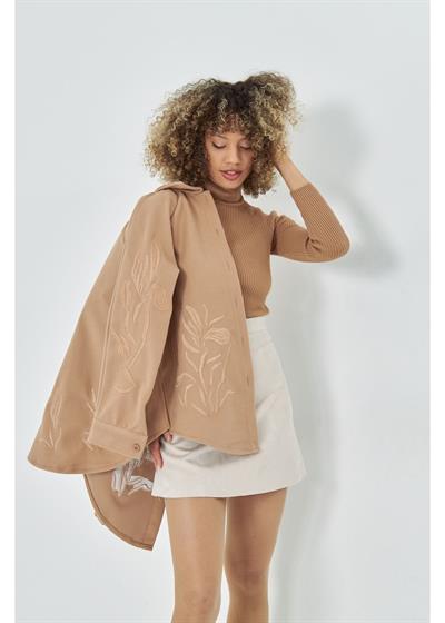 Nakışlı Yırtmaçlı Kaşe Gömlek 