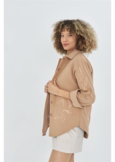 Nakışlı Yırtmaçlı Kaşe Gömlek 