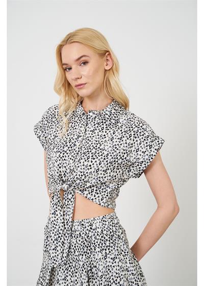 Önden Bağlamalı Çıtır Desen Kısa Gömlek 