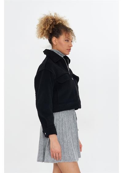 Önü Cepli Kısa Kaşe Mont 