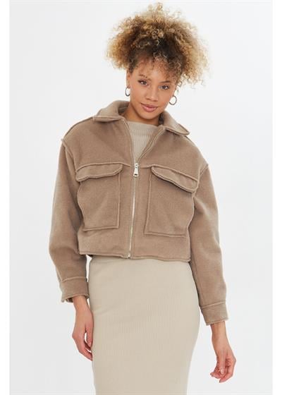 Önü Cepli Kısa Kaşe Mont 