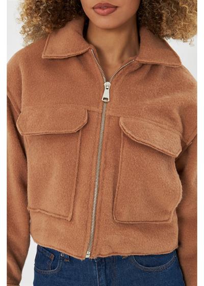 Önü Cepli Kısa Kaşe Mont 